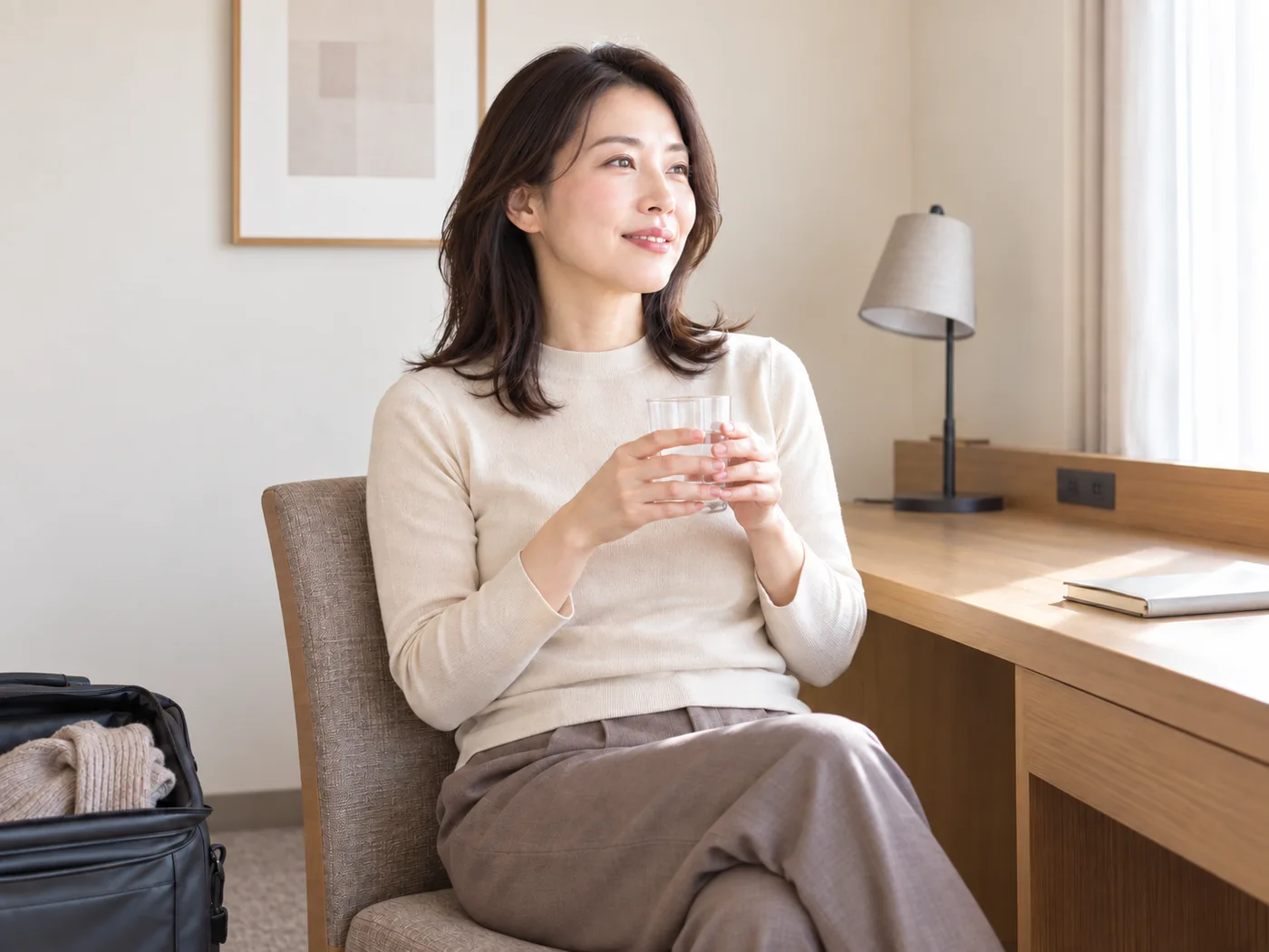 施術後、移動せず椅子で穏やかに過ごす女性のイメージ